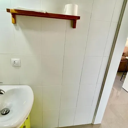 Bulto Carihuela Торремолінос