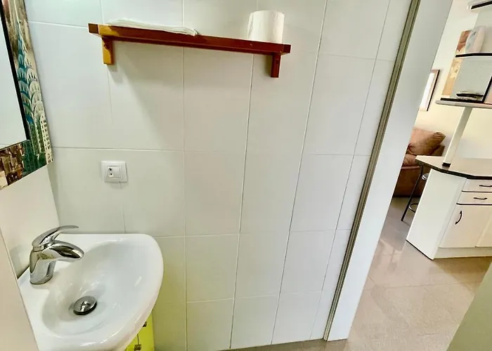 Bulto Carihuela Torremolinos